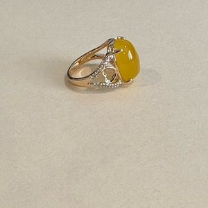 Yellow/Orange Stone